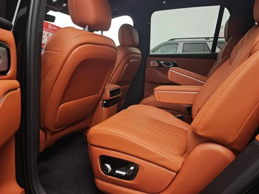 Geely Galaxy 2025 M9 1.5T 210km 4-wheel drive pilot version automatic gear 4
