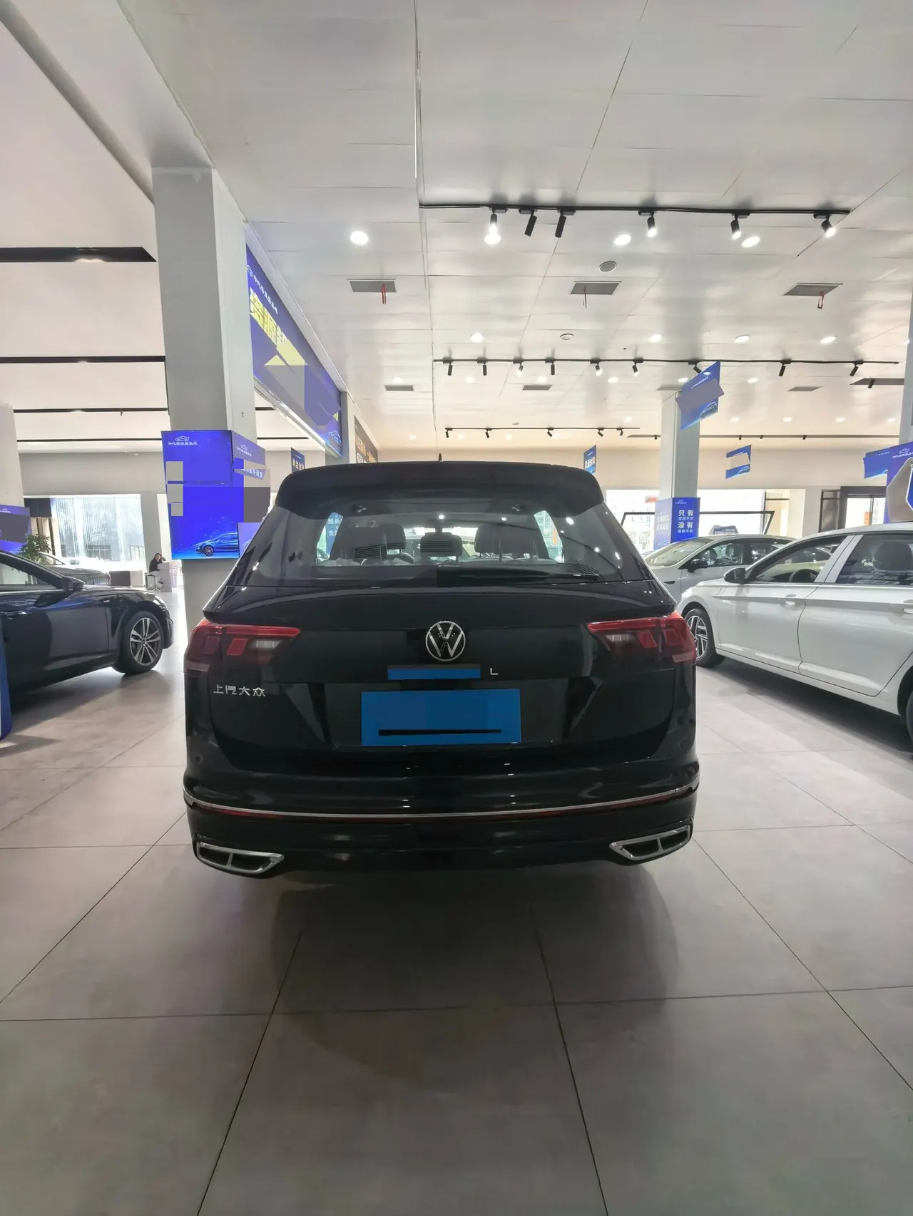 Volkswagen 2025 Tiguan L R-Line 2.0TSI 330TSI outstanding two-wheel drive R-Line Long Yao version automatic gear 4