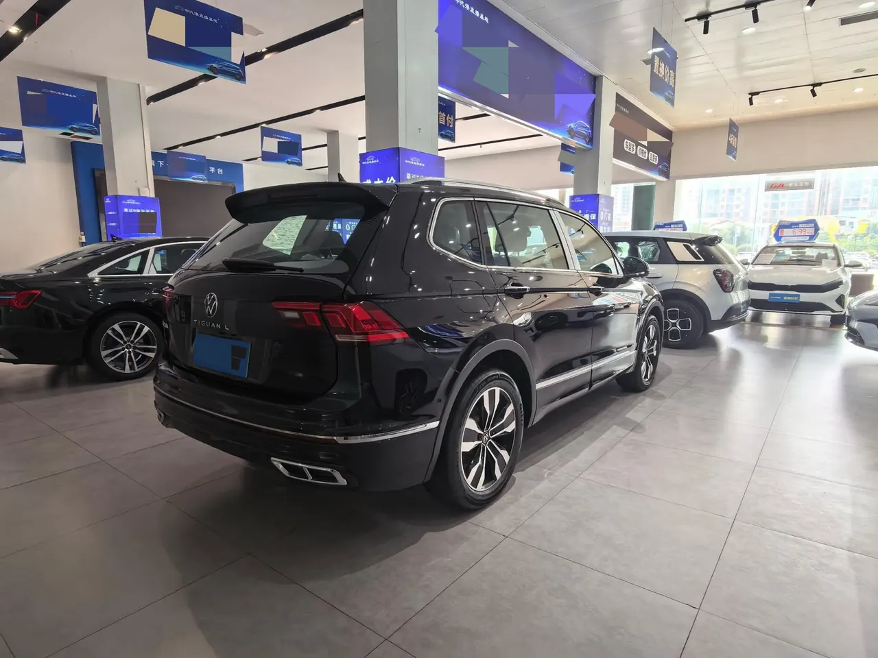 Volkswagen 2025 Tiguan L R-Line 2.0TSI 330TSI outstanding two-wheel drive R-Line Long Yao version automatic gear 5
