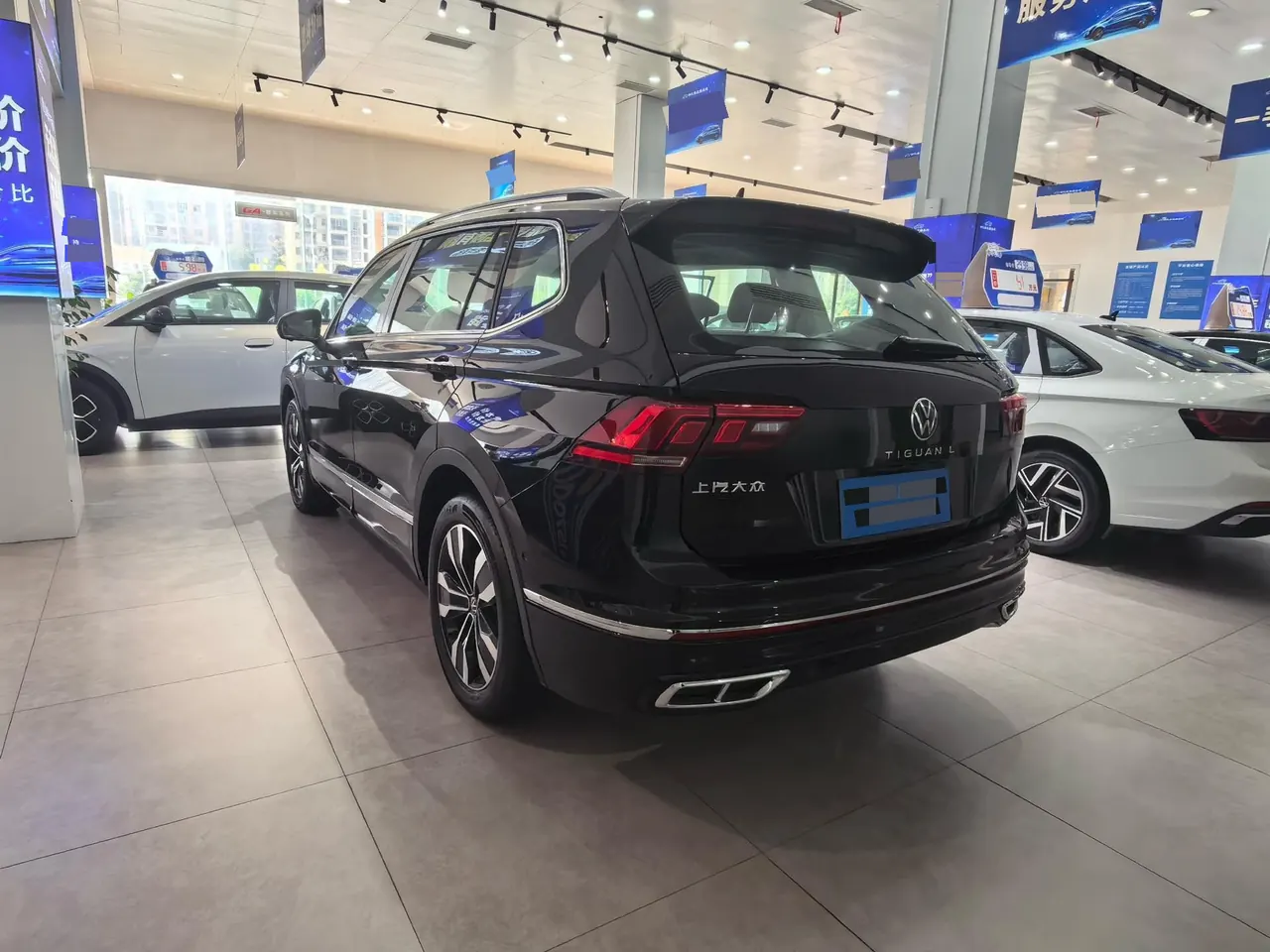 Volkswagen 2025 Tiguan L R-Line 2.0TSI 330TSI outstanding two-wheel drive R-Line Long Yao version automatic gear 6
