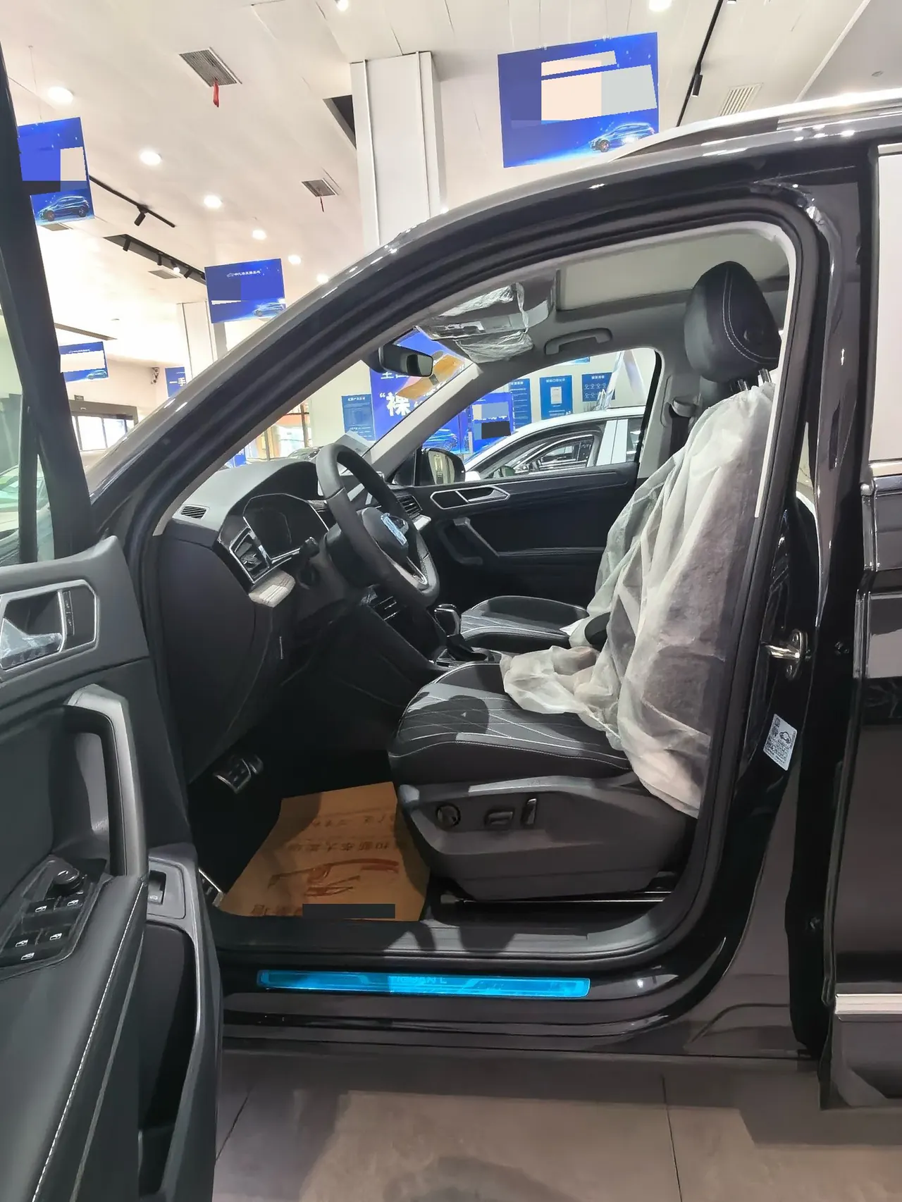 Volkswagen 2025 Tiguan L R-Line 2.0TSI 330TSI outstanding two-wheel drive R-Line Long Yao version automatic gear 7