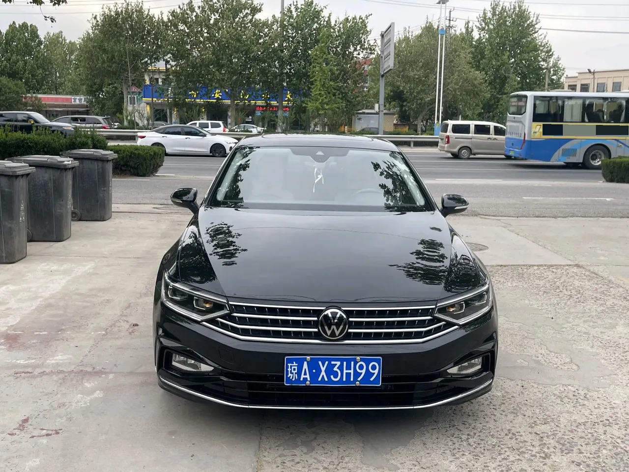 Volkswagen 2023 Magotan 2.0TSI 330TSI 2 million Commemorative Luxury Automatic Gear 2
