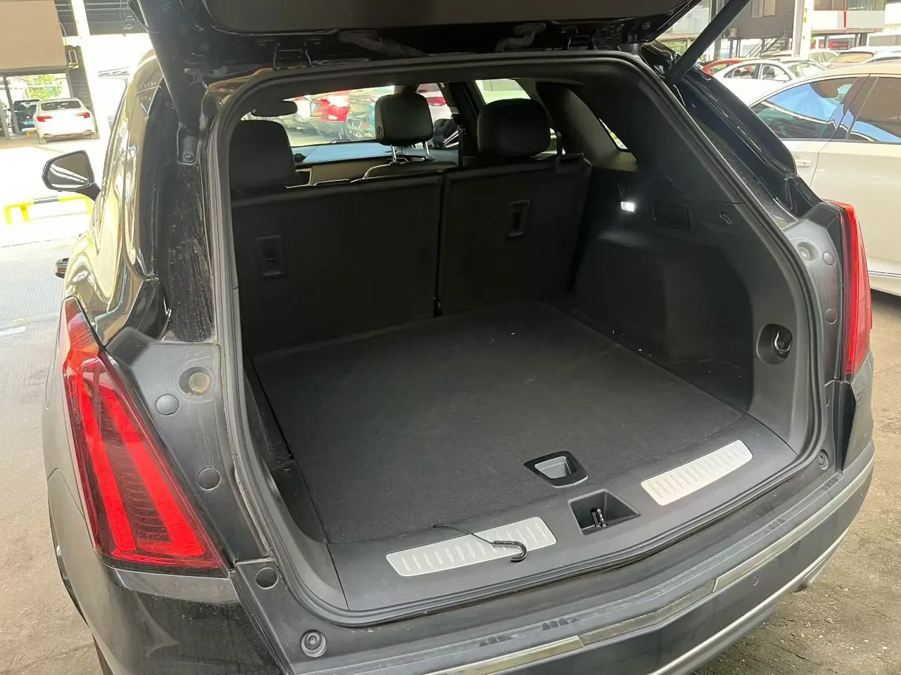 Cadillac 2022 XT5 48V 2.0T Two-Drive Luxury Automatic Gear 6