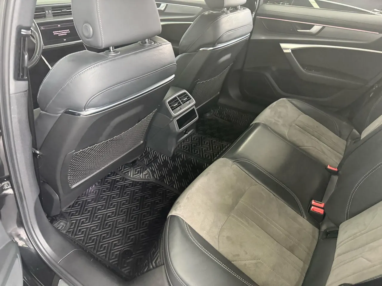 Audi 2022 A6L 2.0TFSI 45TFSI Quattro Selected Dynamic Automatic 5