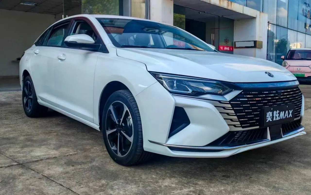 Fengshen 2024 Yixuan MAX 1.5T Deluxe Edition Automatic Gear 5