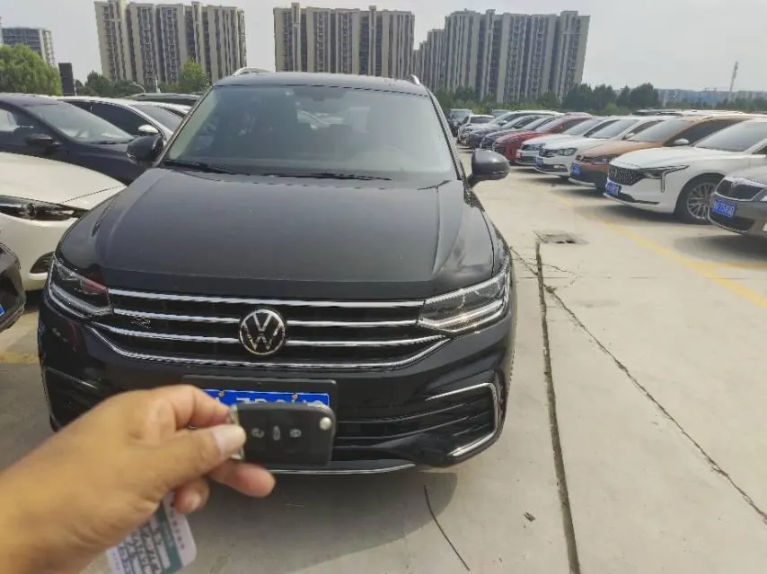 Volkswagen 2023 Tiguan L R-Line 2.0TSI 330TSI Two-Drive R-Line Yuexiang Edition (Revised) Automatic Gear 2