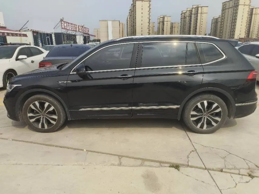 Volkswagen 2023 Tiguan L R-Line 2.0TSI 330TSI Two-Drive R-Line Yuexiang Edition (Revised) Automatic Gear 3