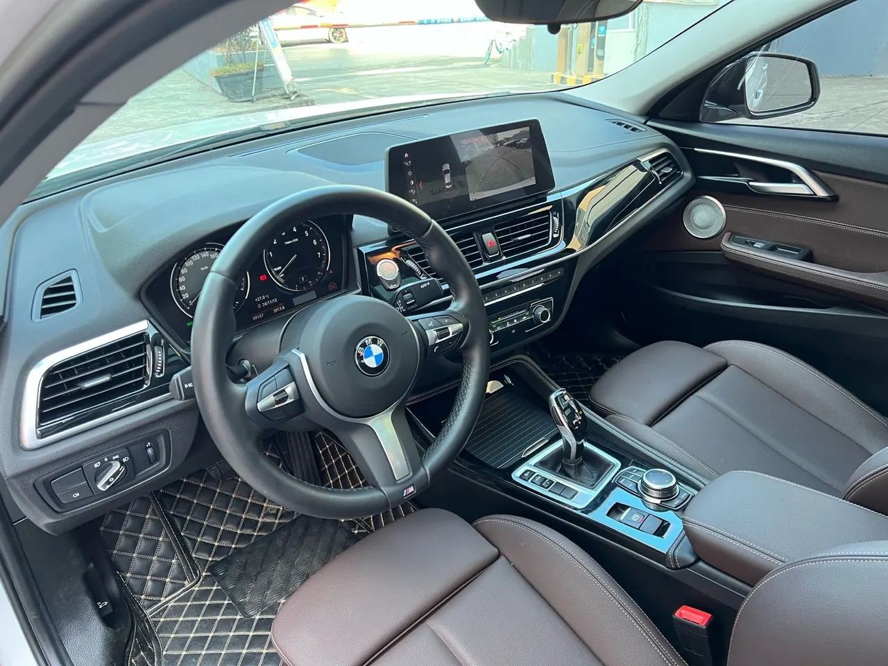 BMW 1 Series 2022 120i 1.5T M Sports Obsidian Night Edition Automatic Gear 4
