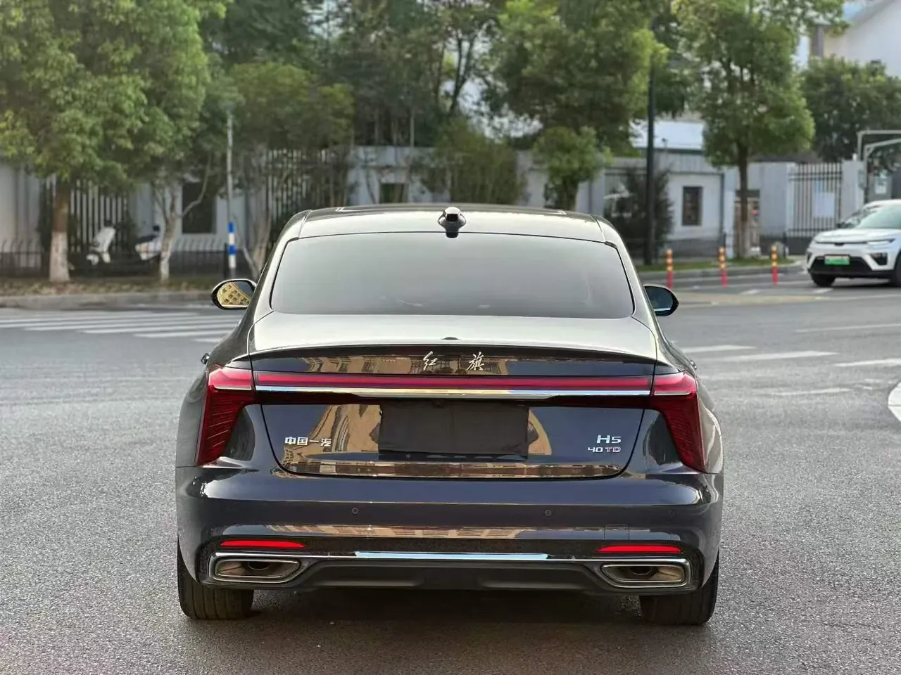 HongQi 2023 H5 2.0T Zhilian Qi Chang Edition Automatic Gear 6