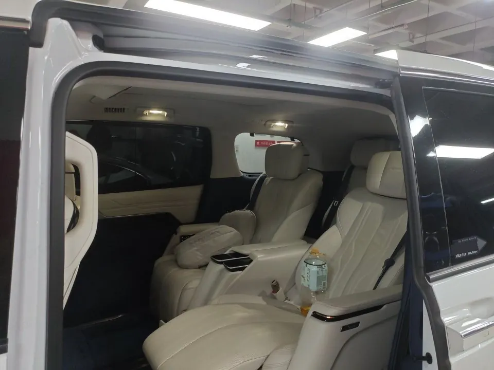 Buick 2023 Century 48V 2.0T Yunshi Edition 6-seat Automatic Gear 4