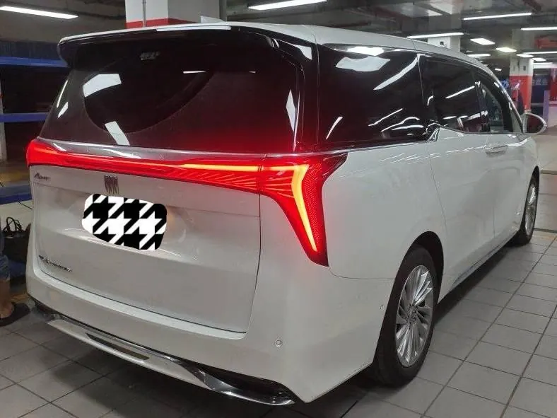 Buick 2023 Century 48V 2.0T Yunshi Edition 6-seat Automatic Gear 8