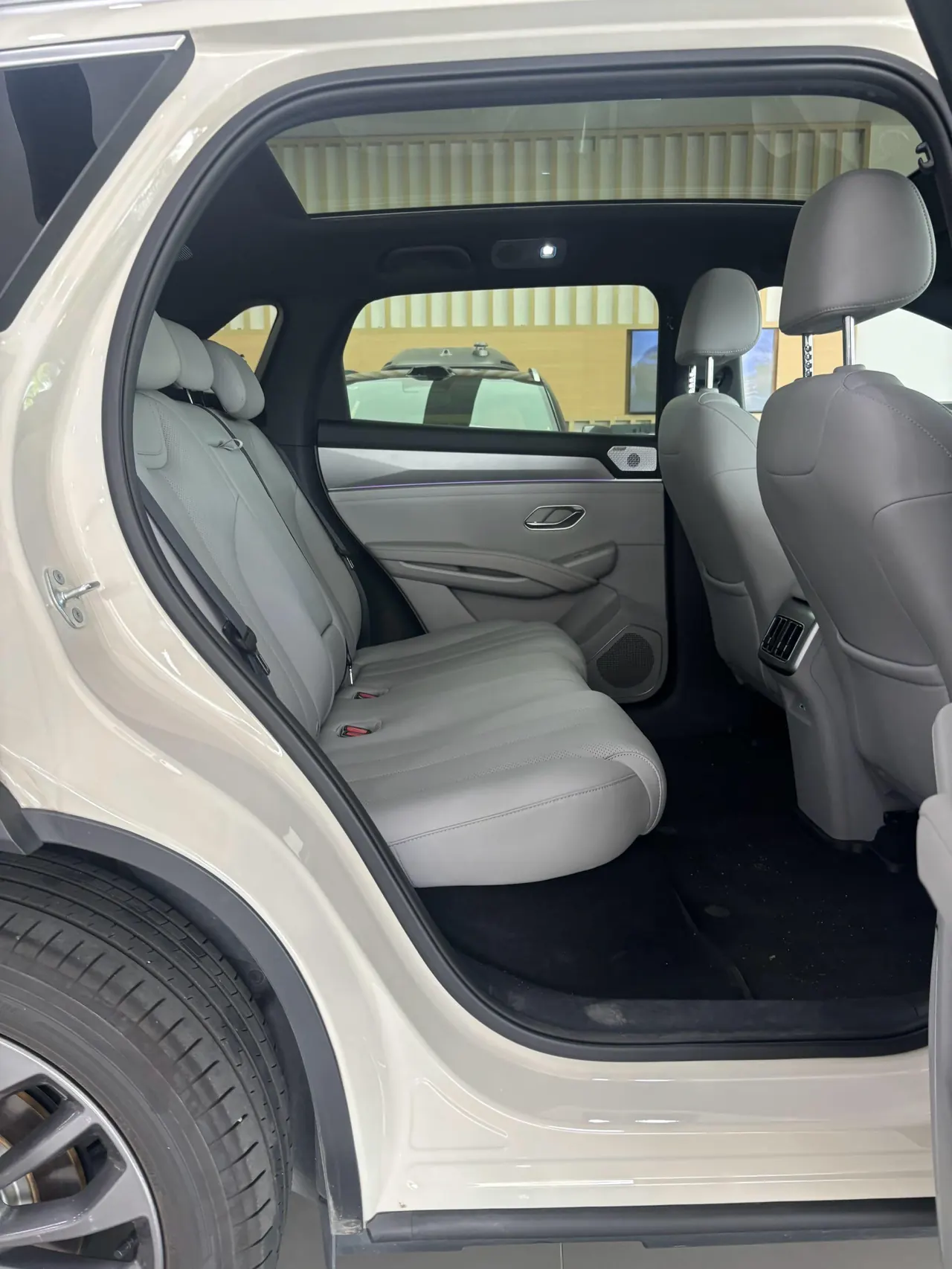 BYD 2026 Song Ultra EV 710KM Exceed Automatic Transmission 18
