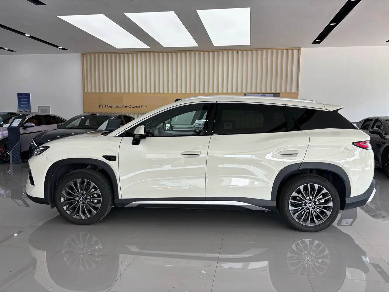 BYD 2026 Song Ultra EV 710KM Exceed Automatic Transmission 2