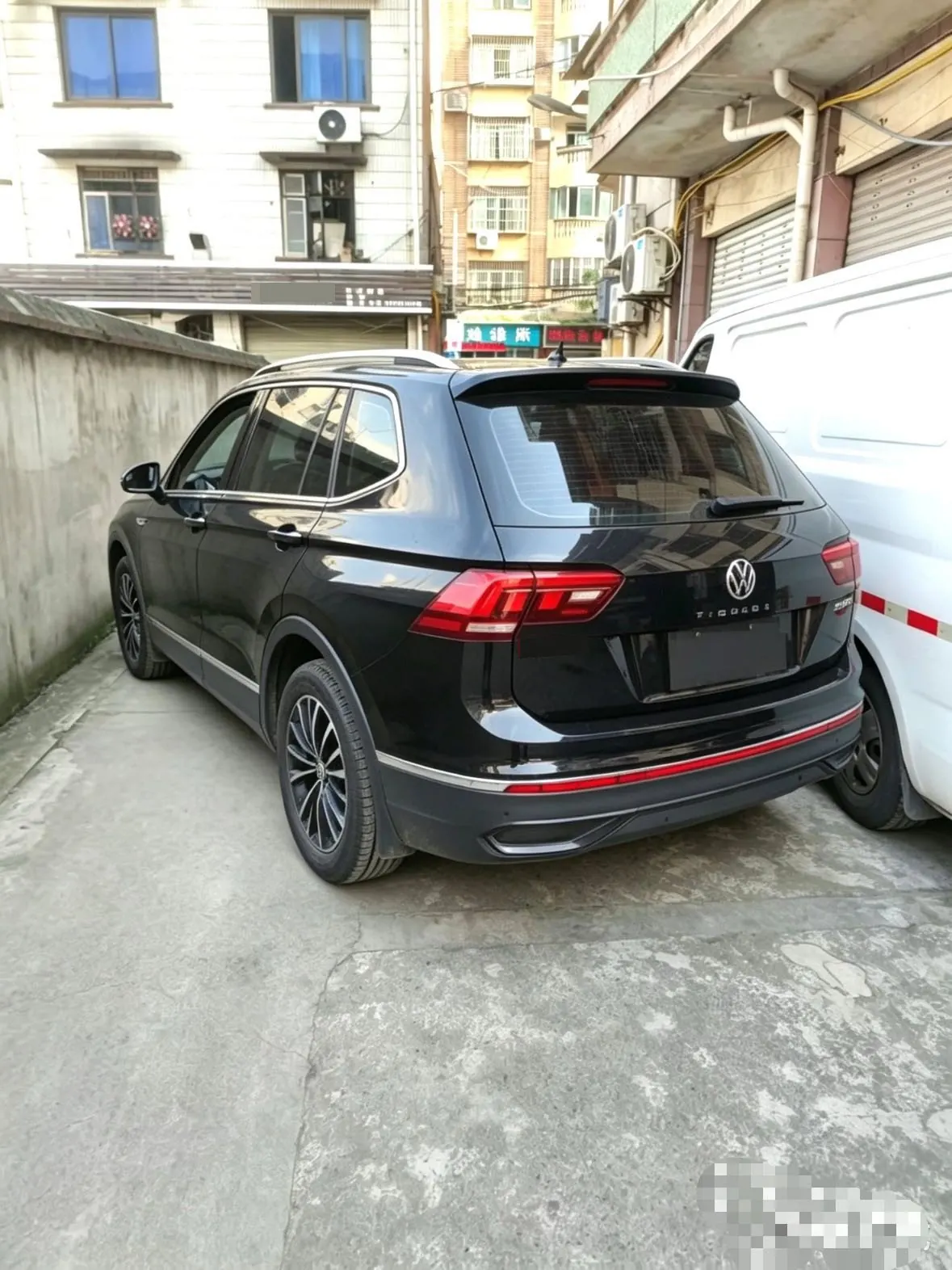 Volkswagen 2024 Tiguan L 1.5TSI 300TSI Two‑Wheel‑Drive Longteng Edition Automatic Transmission 4