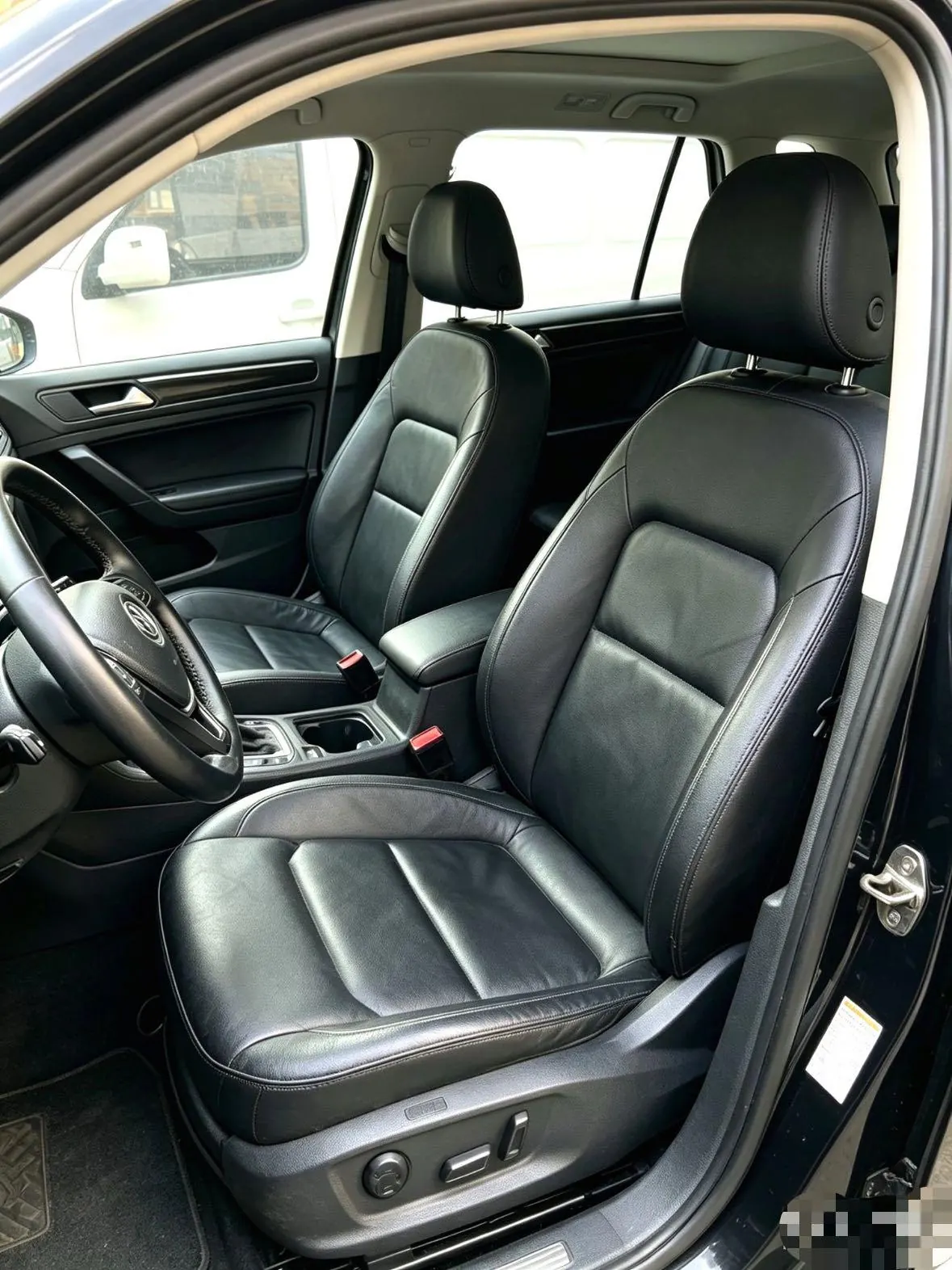 Volkswagen 2024 Tiguan L 1.5TSI 300TSI Two‑Wheel‑Drive Longteng Edition Automatic Transmission 8