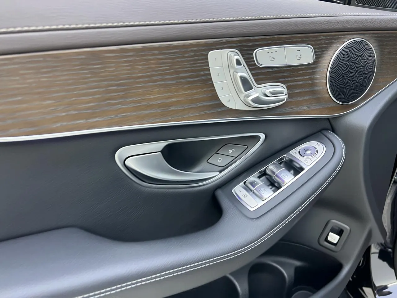 Mercedes Benz 2022 GLC 300 L 4MATIC 2.0T Dynamic Zhen Tibetan Edition (Revised) Automatic Gear 3