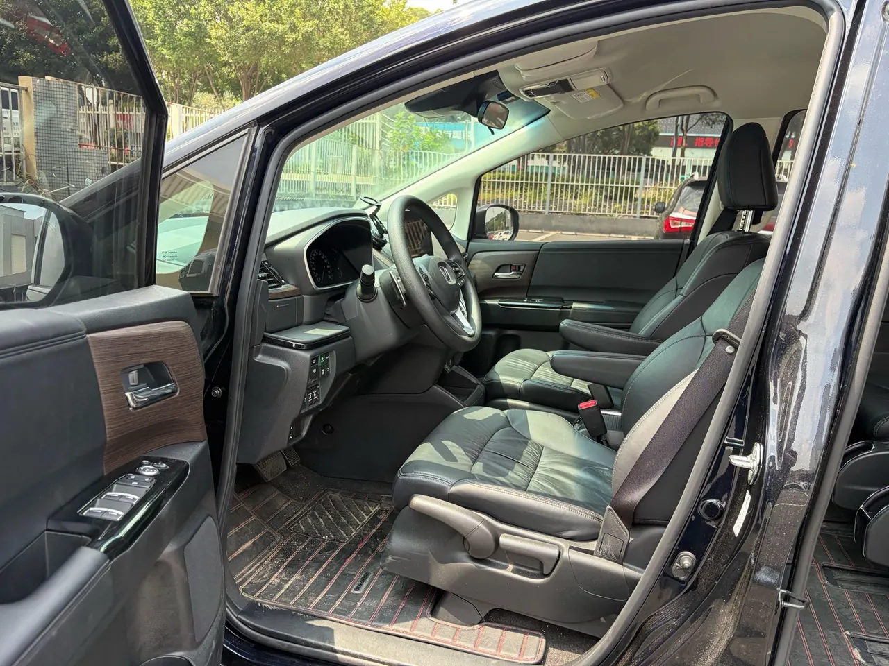 Honda 2024 Odyssey Hybrid 2.0 Stepless Sharp and Leading Edition Automatic Gear 3