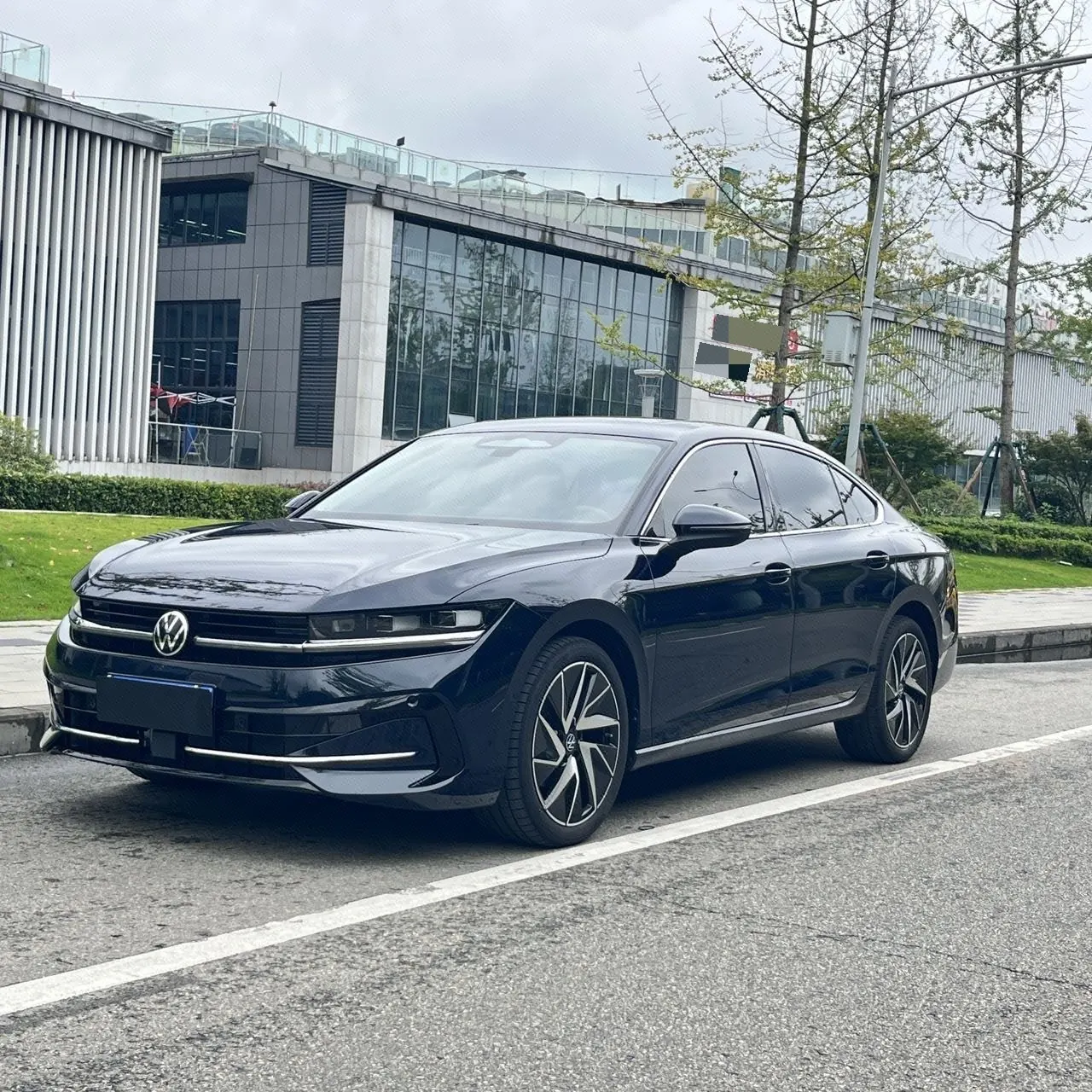Open image lightbox: Volkswagen 2024 Magotan 2.0TSI 380TSI Extreme Edition Automatic