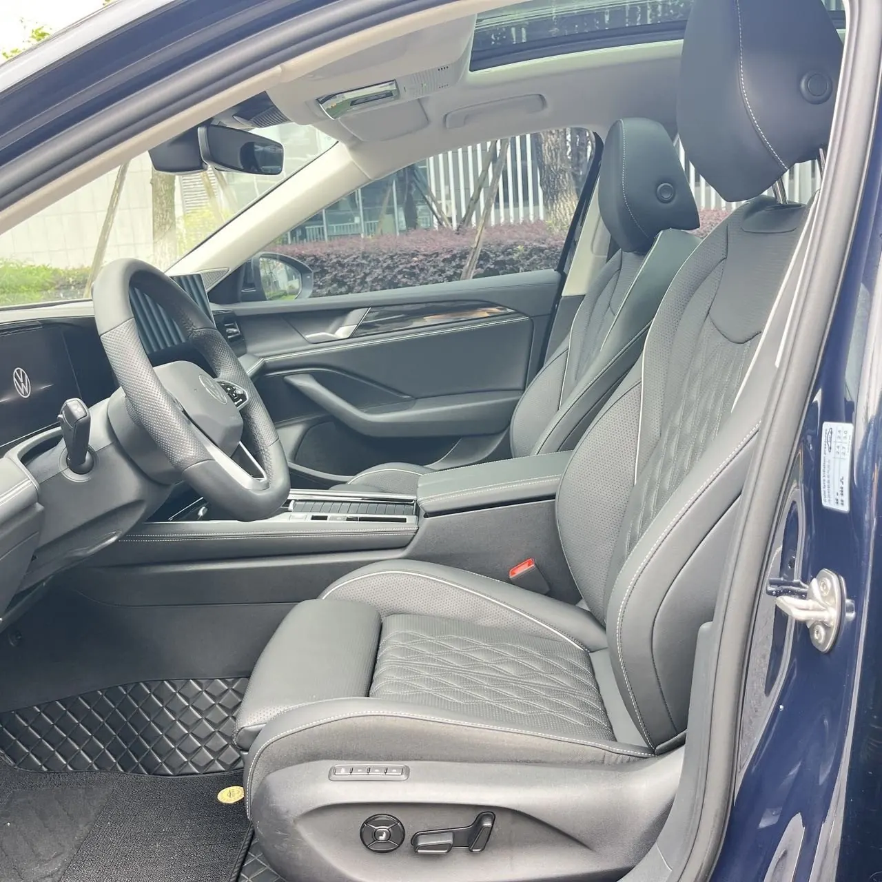Volkswagen 2024 Magotan 2.0TSI 380TSI Extreme Edition Automatic 3
