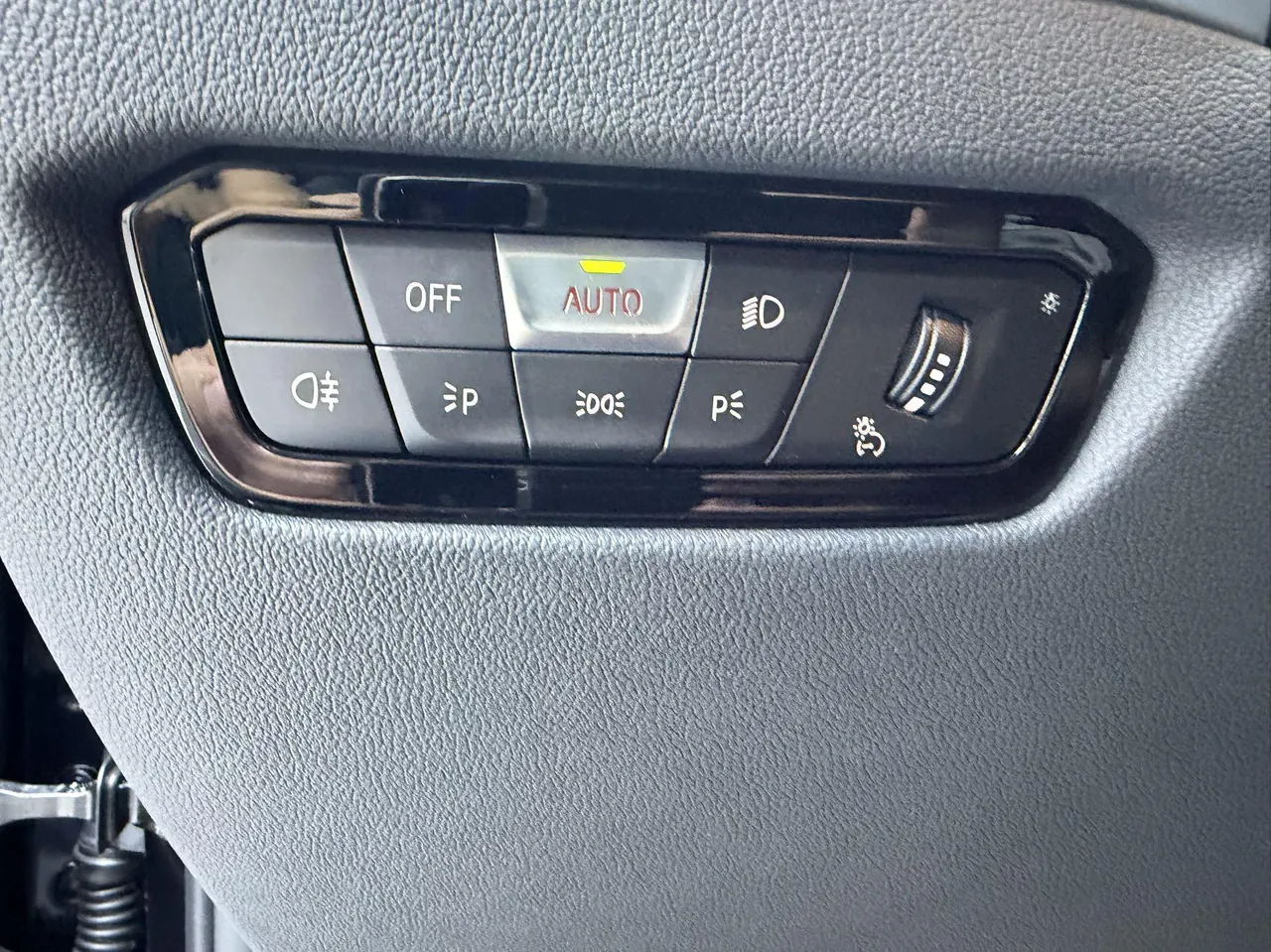 BMW 3 Series 2023 320Li 2.0T M Sports Suit Automatic Gear 9