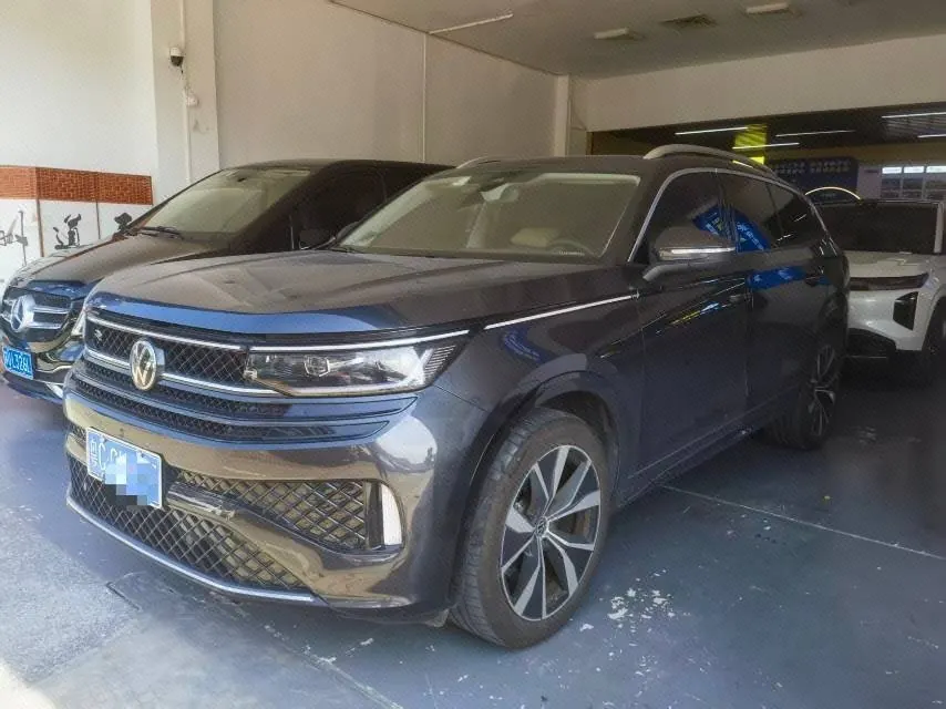 打开图片灯箱:Volkswagen 2023 model tour R-Line 2.0TSI 380TSI four-wheel drive tour version automatic gear