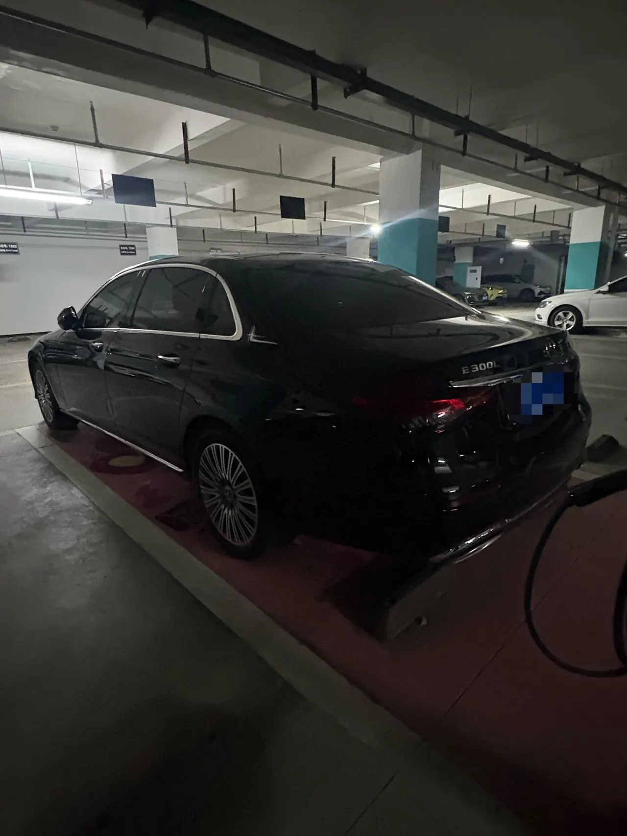 Открыть галерею: Mercedes Benz E-Class 2023 E 300 L 2.0T Sports Fashion Automatic Gear