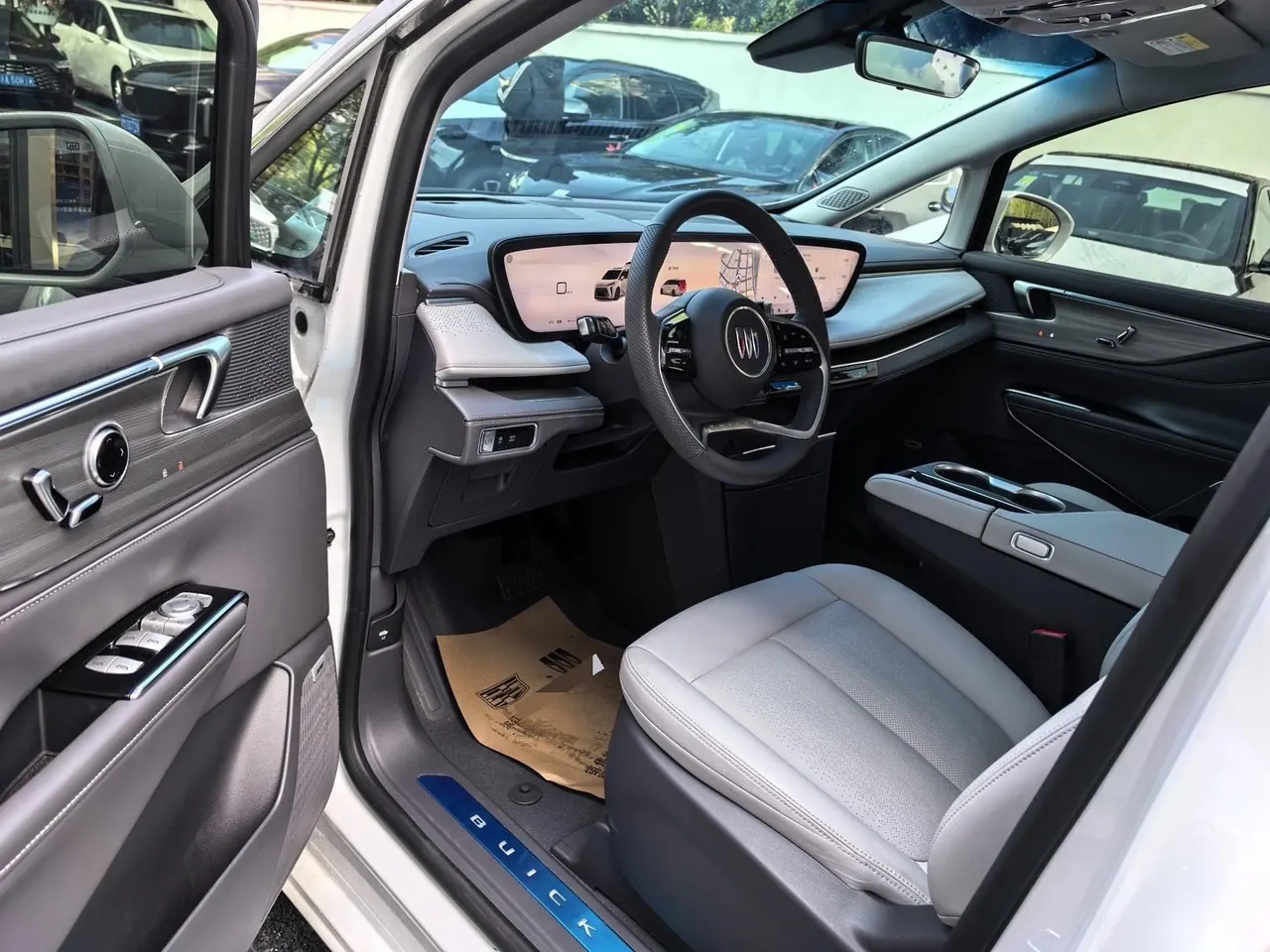 Buick 2025 GL8 ES Lu Zun 48V 2.0T Premium Edition Automatic Gear 6