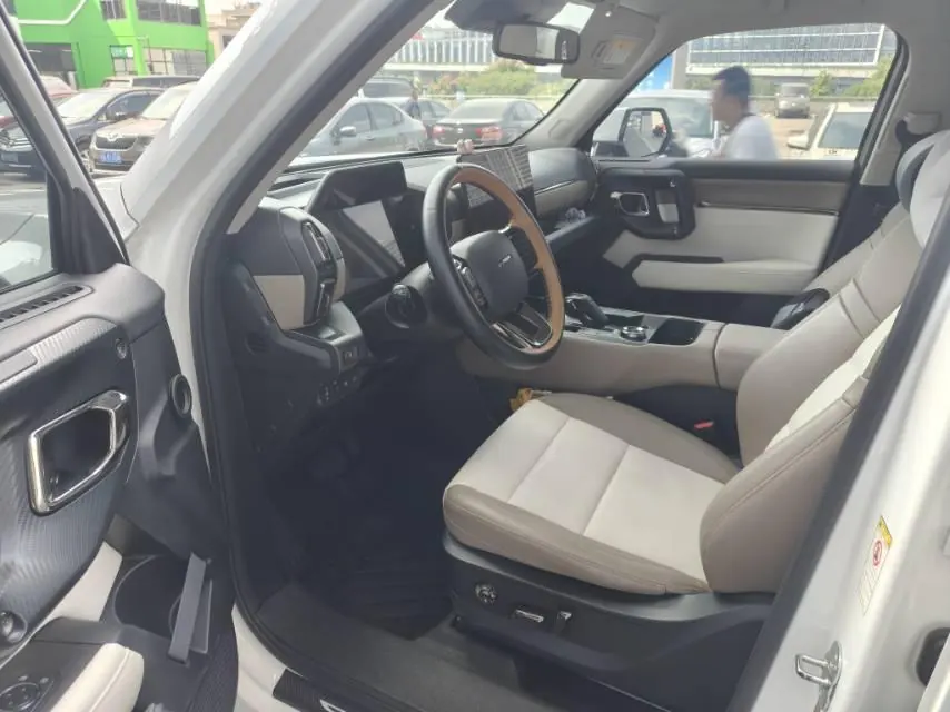 Haval big dog new energy 2023 big dog PHEV 1.5T 105km tidal power version Plus automatic gear 3
