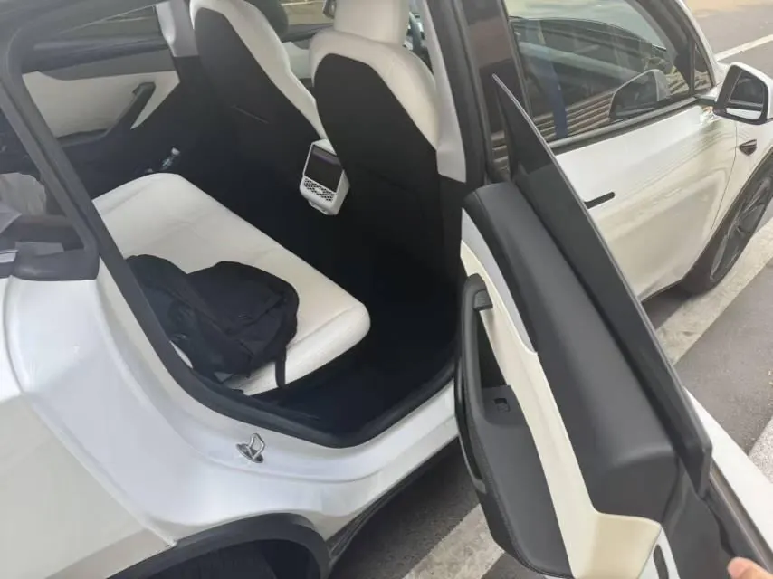 Tesla 2026 Model Y Long Range Rear-Wheel-Drive Automatic 4