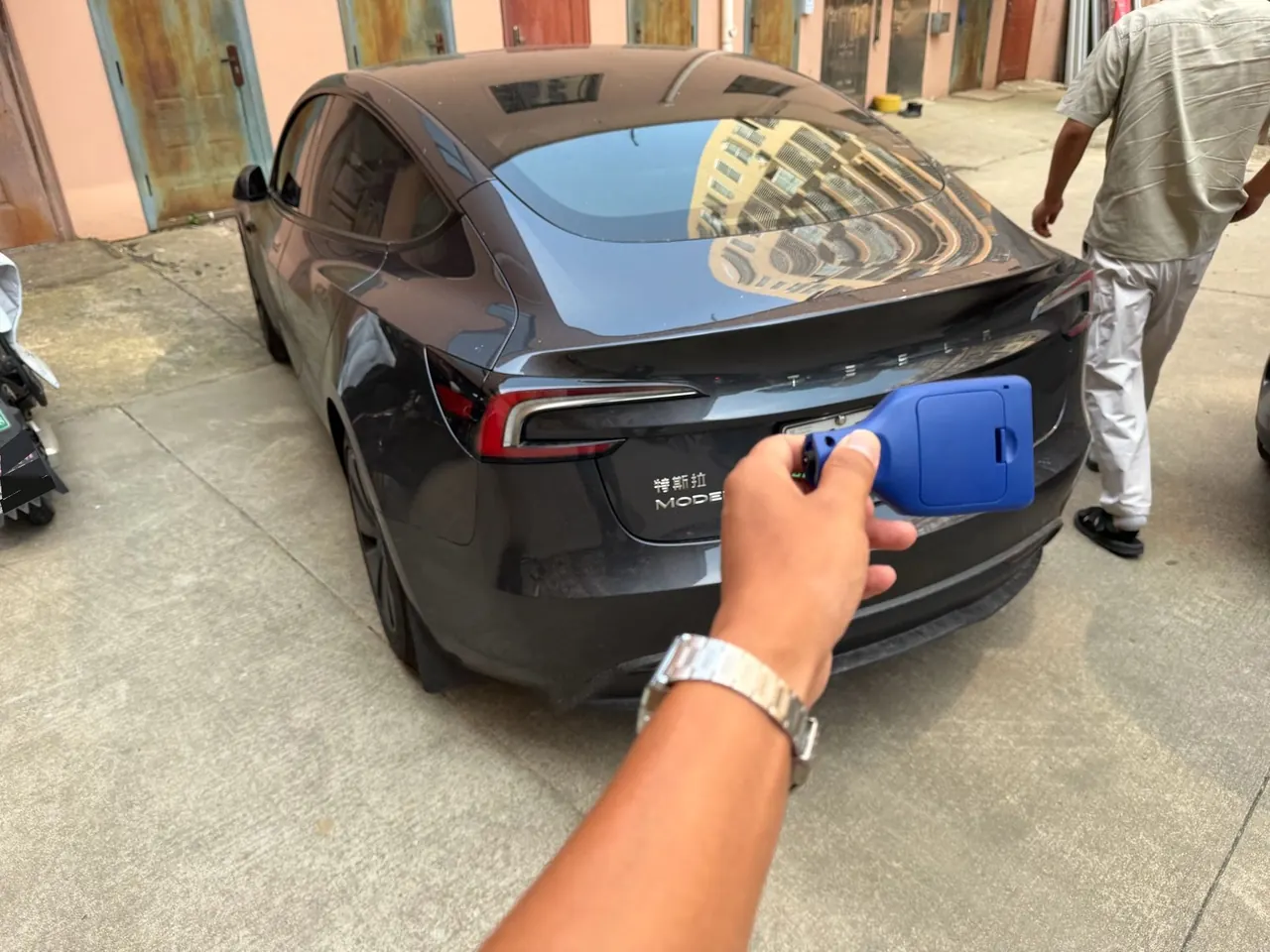 Tesla 2025 Model 3 rear-wheel drive version of automatic transmission 3