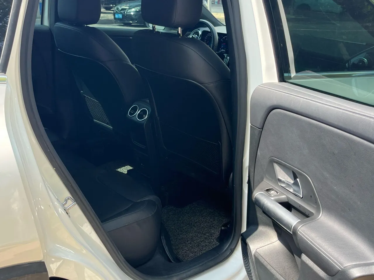 Mercedes Benz 2020 GLA 200 1.3T automatic gear 7