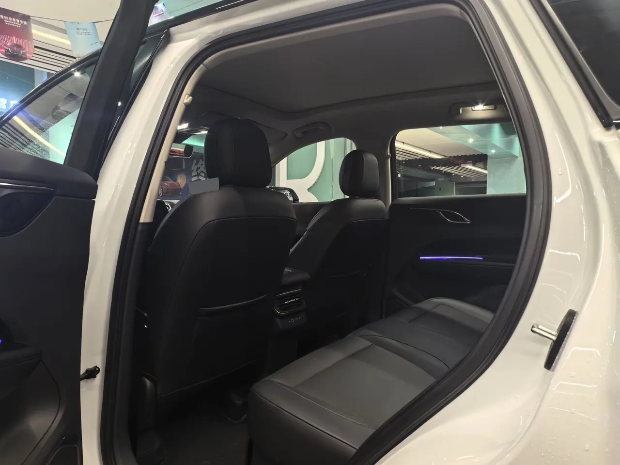HongQi 2025 HS3 PHEV 1.5T 125km strength for 2 million commemorative automatic gear 2