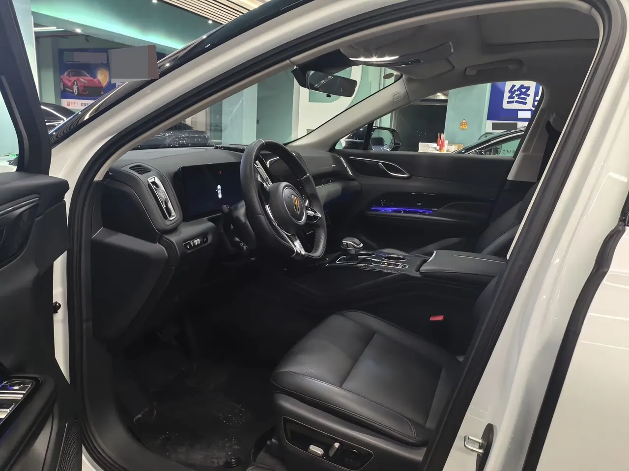 HongQi 2025 HS3 PHEV 1.5T 125km strength for 2 million commemorative automatic gear 6