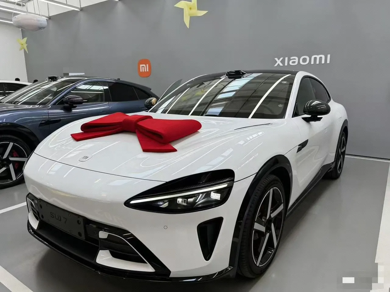 Open image lightbox: MI 2025 YU7 Long Endurance High Performance Four-wheel Drive Max Edition Automatic Gear