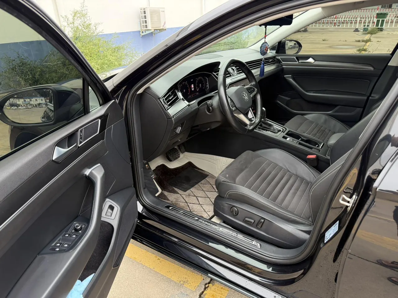 Volkswagen 2020 Magotan 2.0TSI 330TSI luxury automatic transmission 4