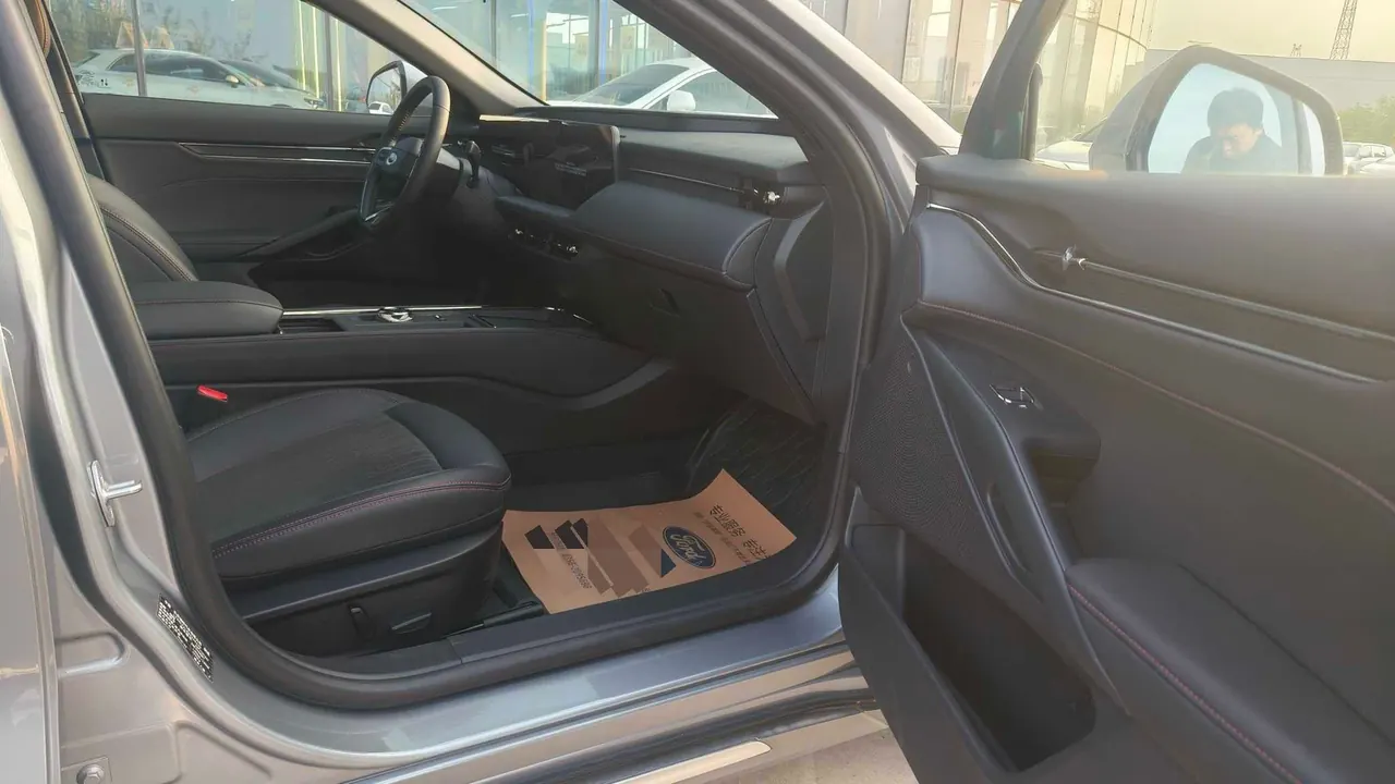 Ford 2025 Mondeo 1.5T EcoBoost Shuya Automatic Gear 4