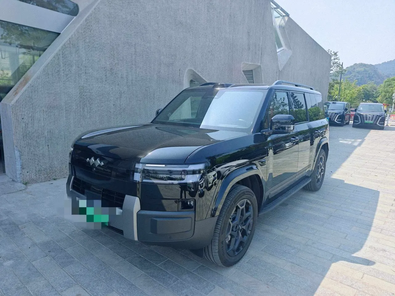 打开图片灯箱:FangChengBao 2025 titanium 7 1.5T stepless 190KM four-wheel drive Ultra version of automatic gear