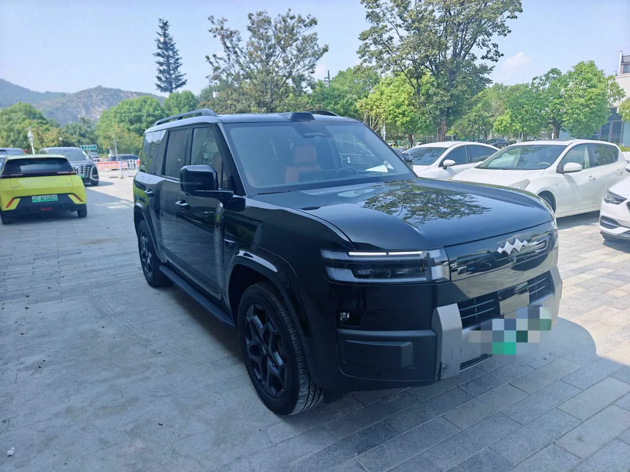 FangChengBao 2025 titanium 7 1.5T stepless 190KM four-wheel drive Ultra version of automatic gear 2