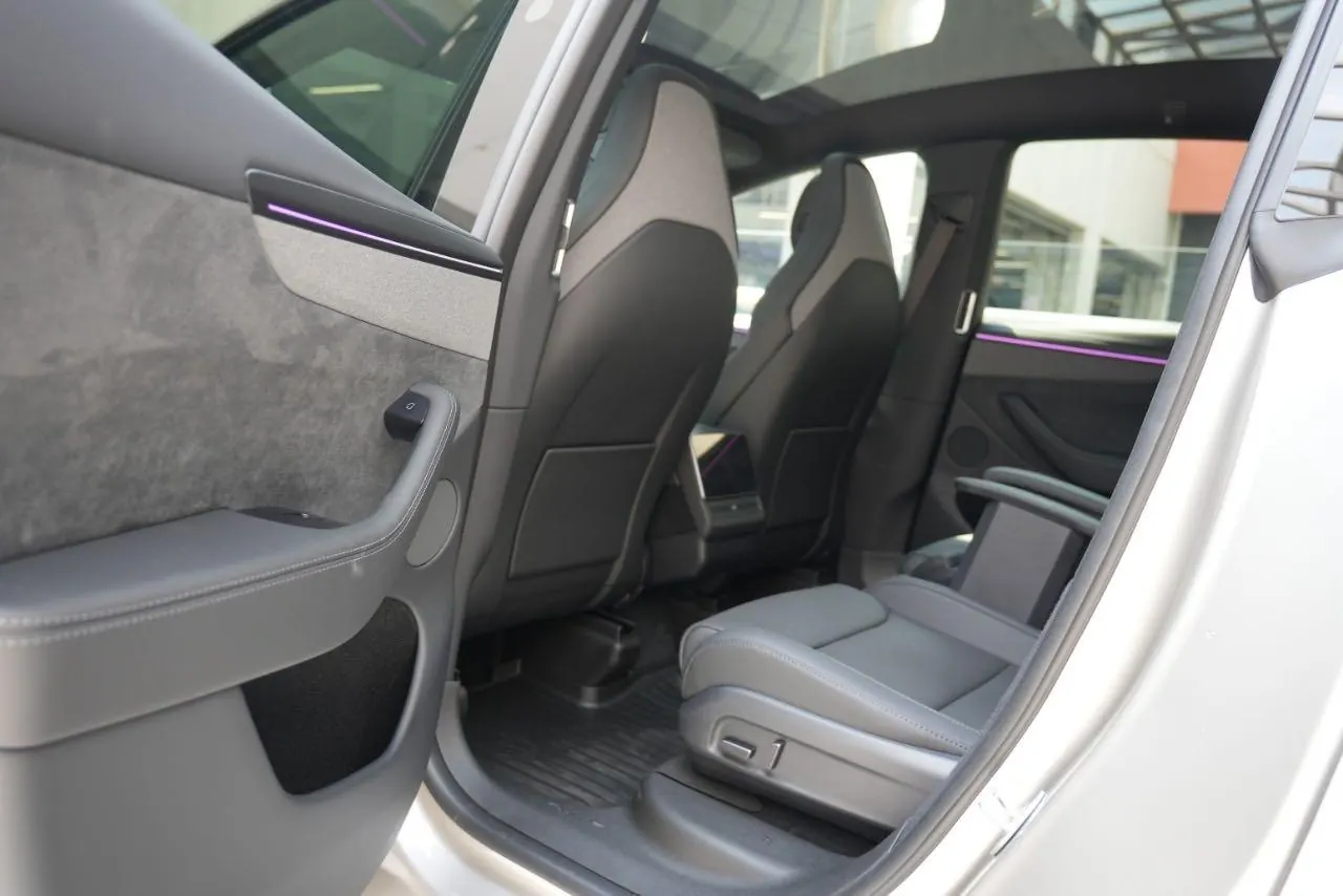 Tesla 2025 Model Y L Long Endurance All-Wheel Drive Automatic Transmission 6