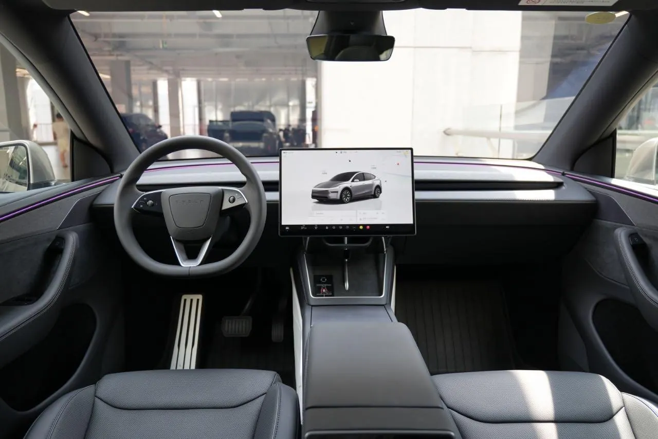 Tesla 2025 Model Y L Long Endurance All-Wheel Drive Automatic Transmission 7