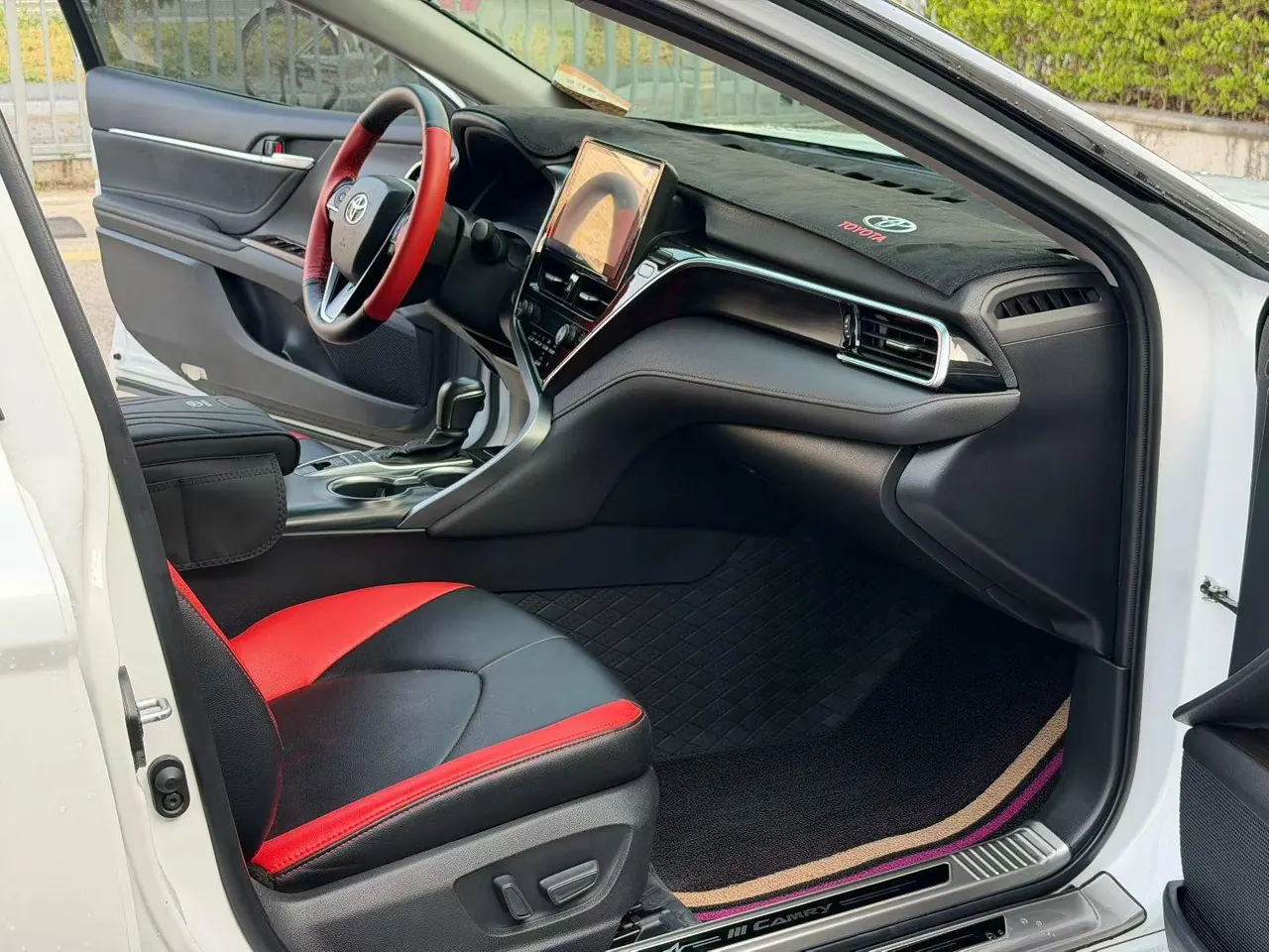 Toyota 2023 Camry 2.5G Deluxe Edition Automatic Gear 8