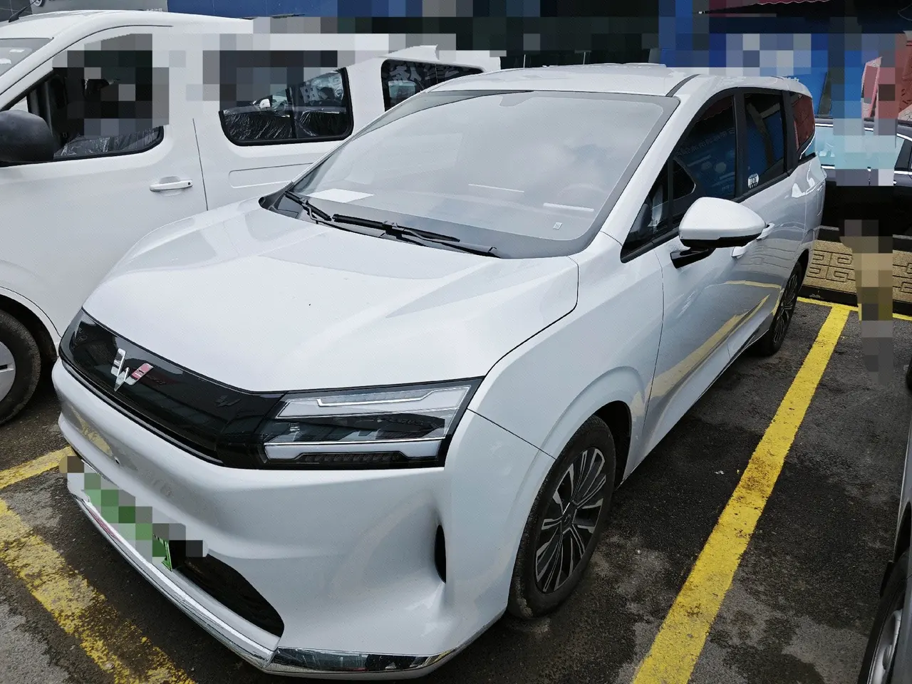 WuLing 2025 Starlight 730 500km Luxury Automatic Gear - View 1