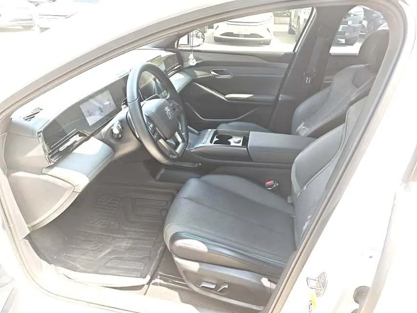 BYD 2025 Qin L EV 545KM Excellent Automatic Gear 3