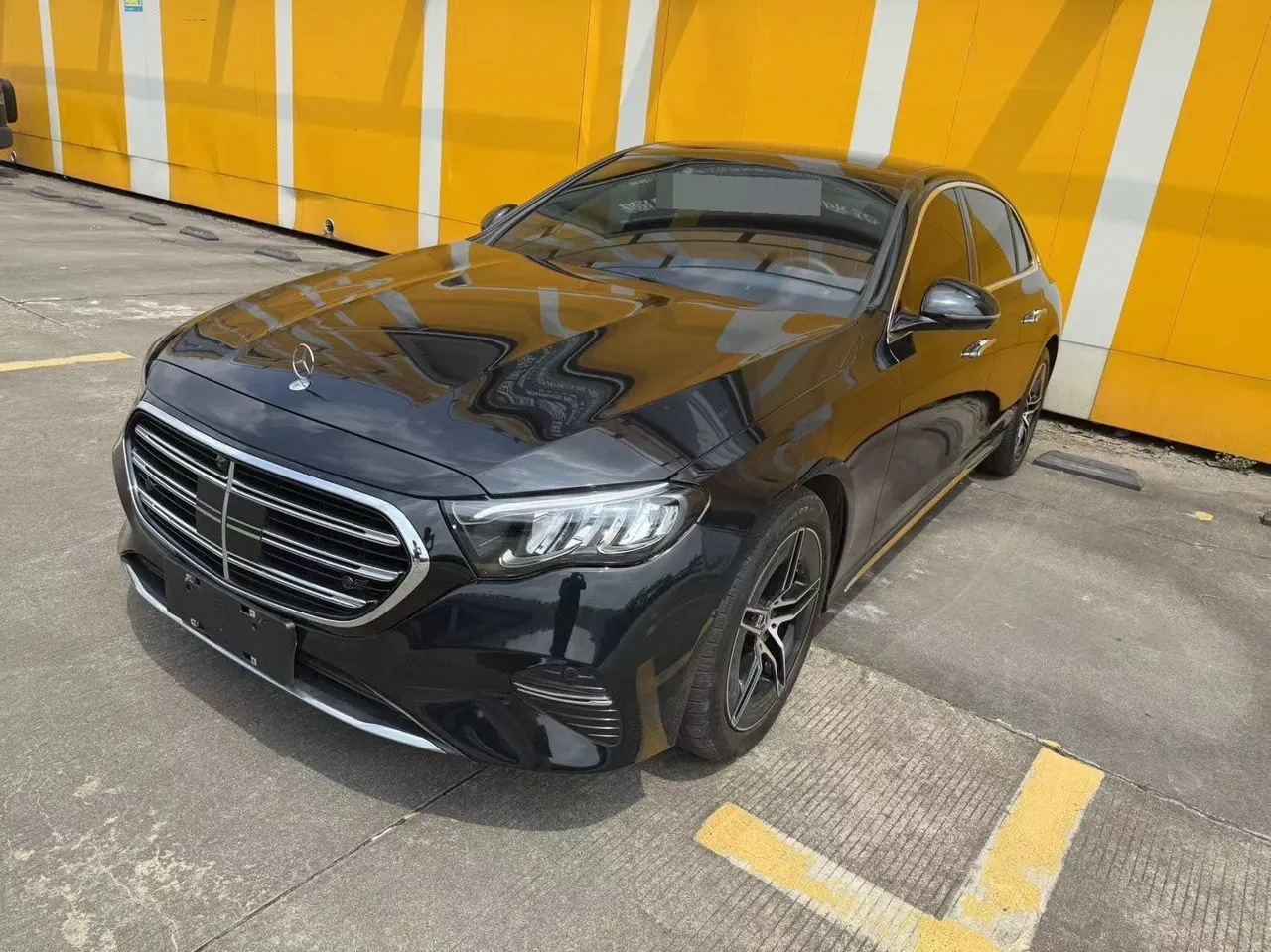 Open image lightbox: Mercedes Benz E Class 2025 E 300 L 48V 2.0T Luxury Automatic Gear
