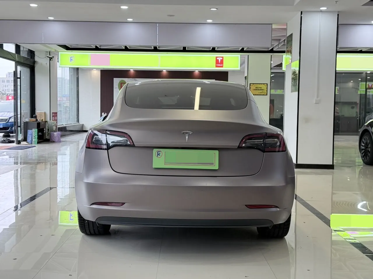 Tesla 2022 Model 3 rear-wheel drive version of automatic transmission 5