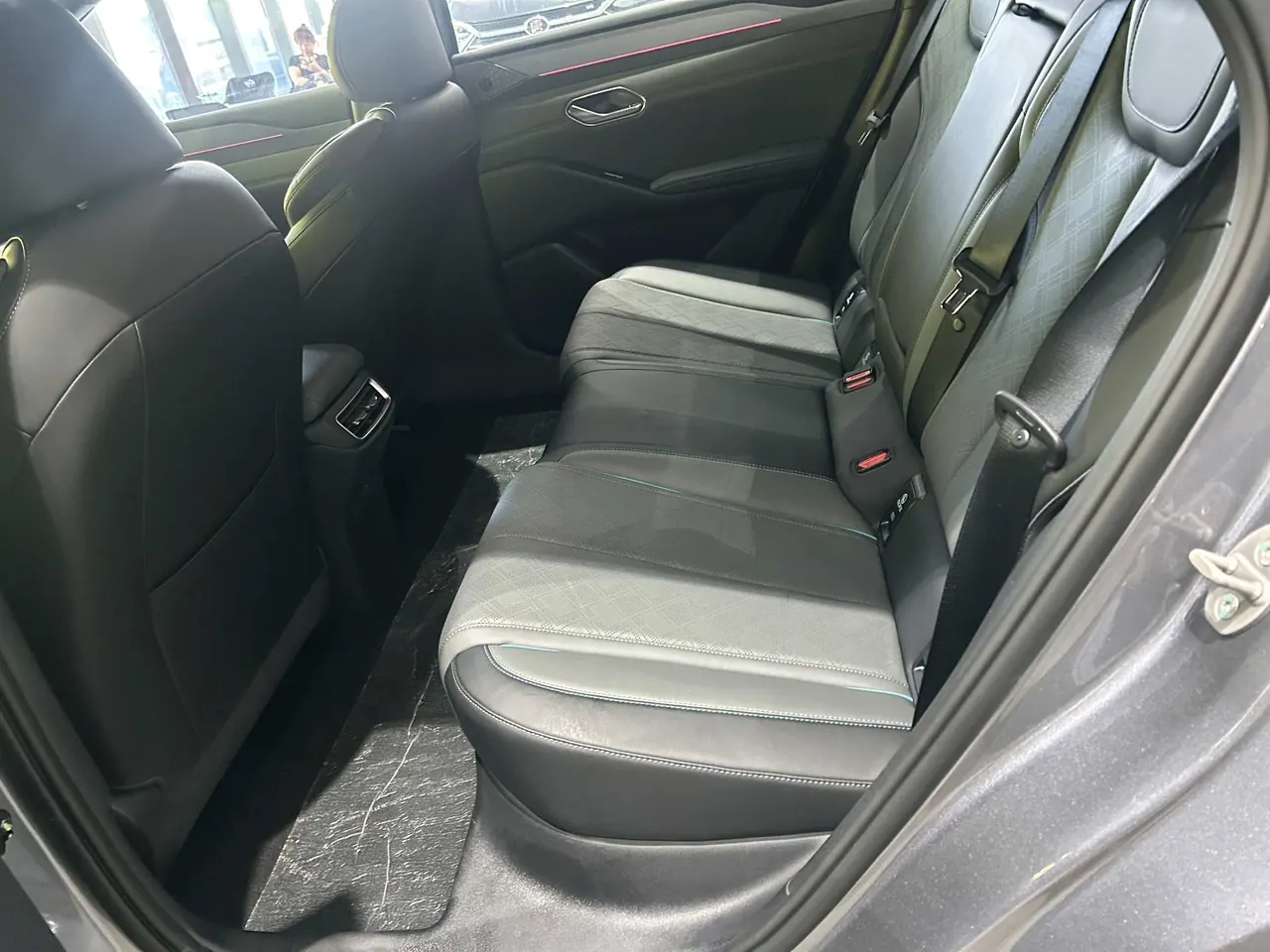 BYD 2025 Qin L EV 545KM Exceed automatic gear 4
