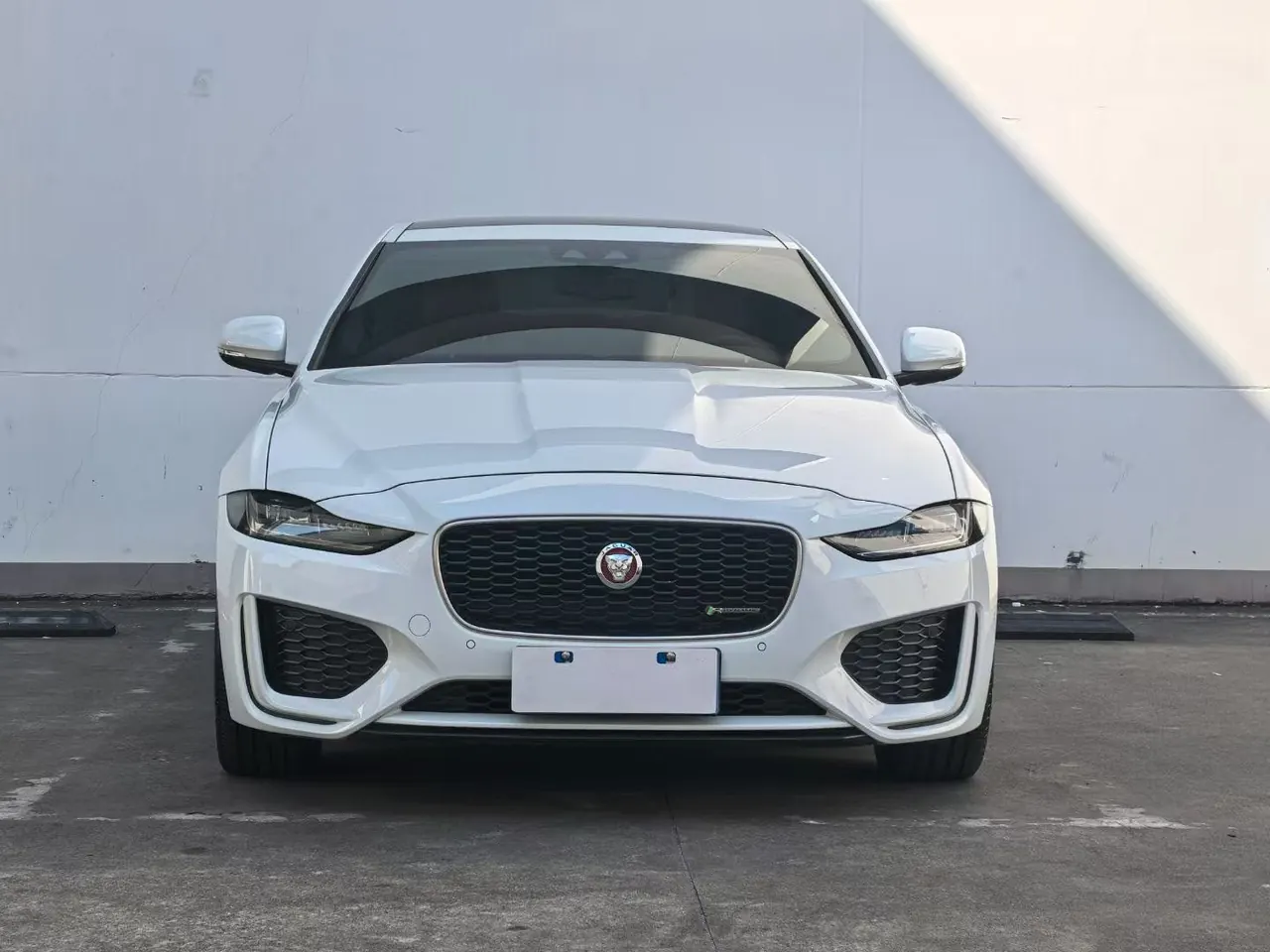 Jaguar 2020 XEL 2.0T 200PS R-DYNAMIC S Enterprising Sports Edition Automatic Gear 2
