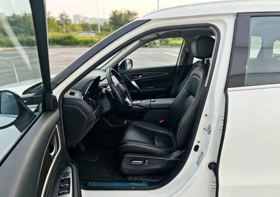 Honda 2020 crown road 2.0T 370TURBO four-wheel drive exclusive edition two-color automatic gear 4