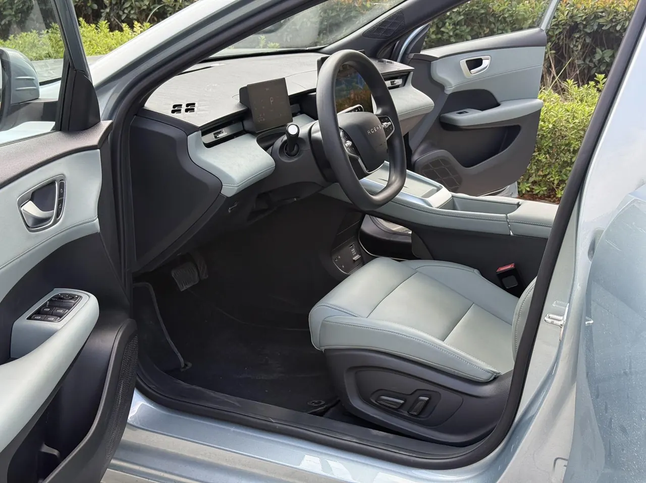Roewe 2025 D6 520km Luxury Edition Automatic 3