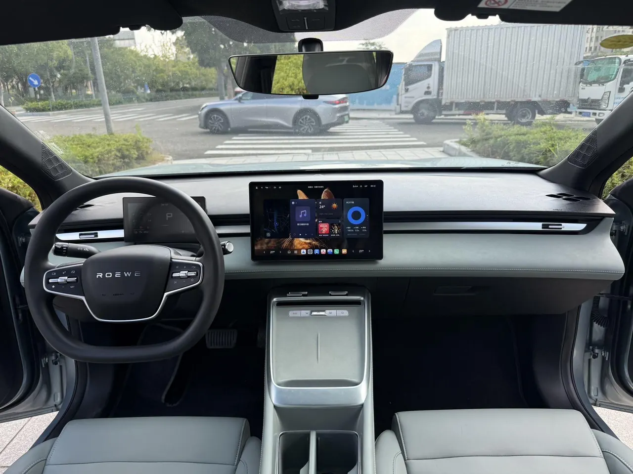 Roewe 2025 D6 520km Luxury Edition Automatic 5